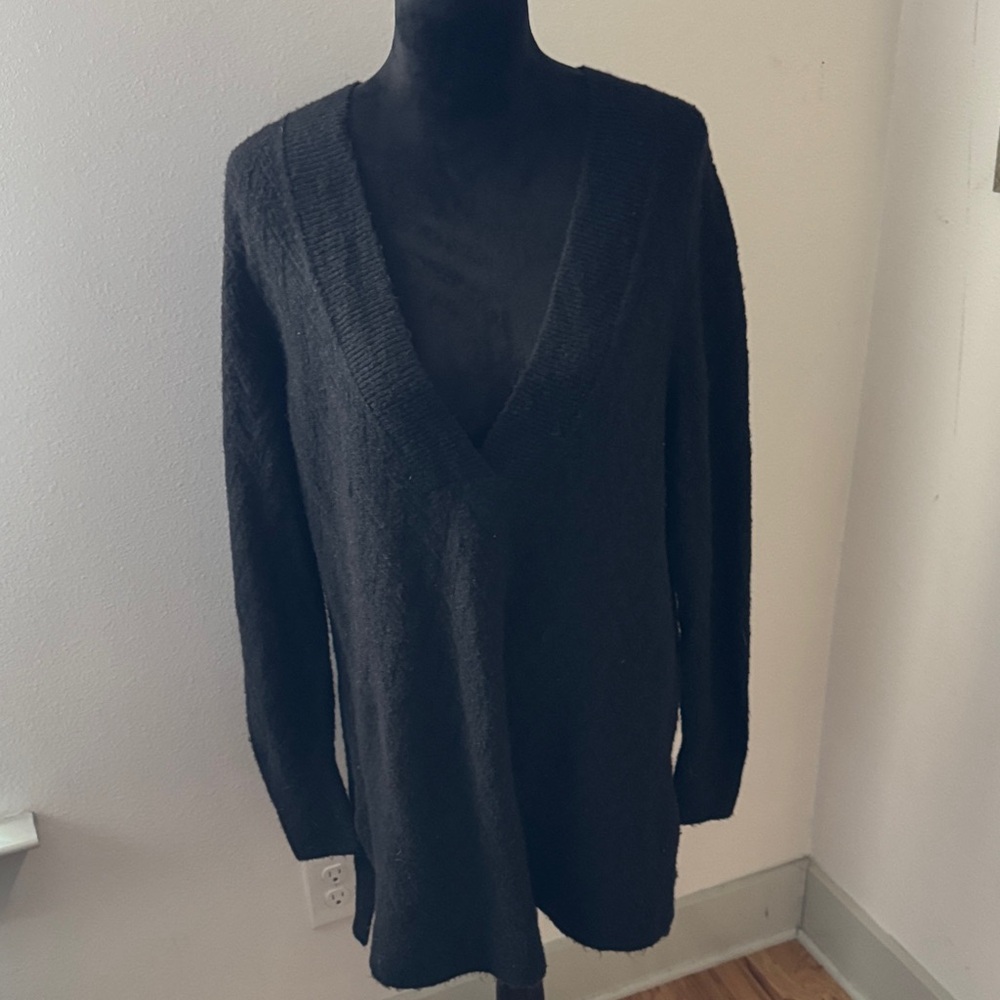 CHICO’S Women's Black V-Neck tunic soft long sleeves Sweater‎ Sz L